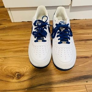 Excellent condition size 13